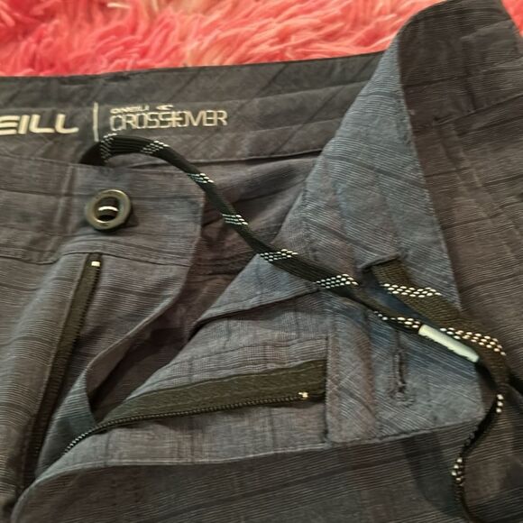 O'Neill Men's Crossover Hybrid Shorts, Excellent worn  once shorts, size 30 - Picture 4 of 13